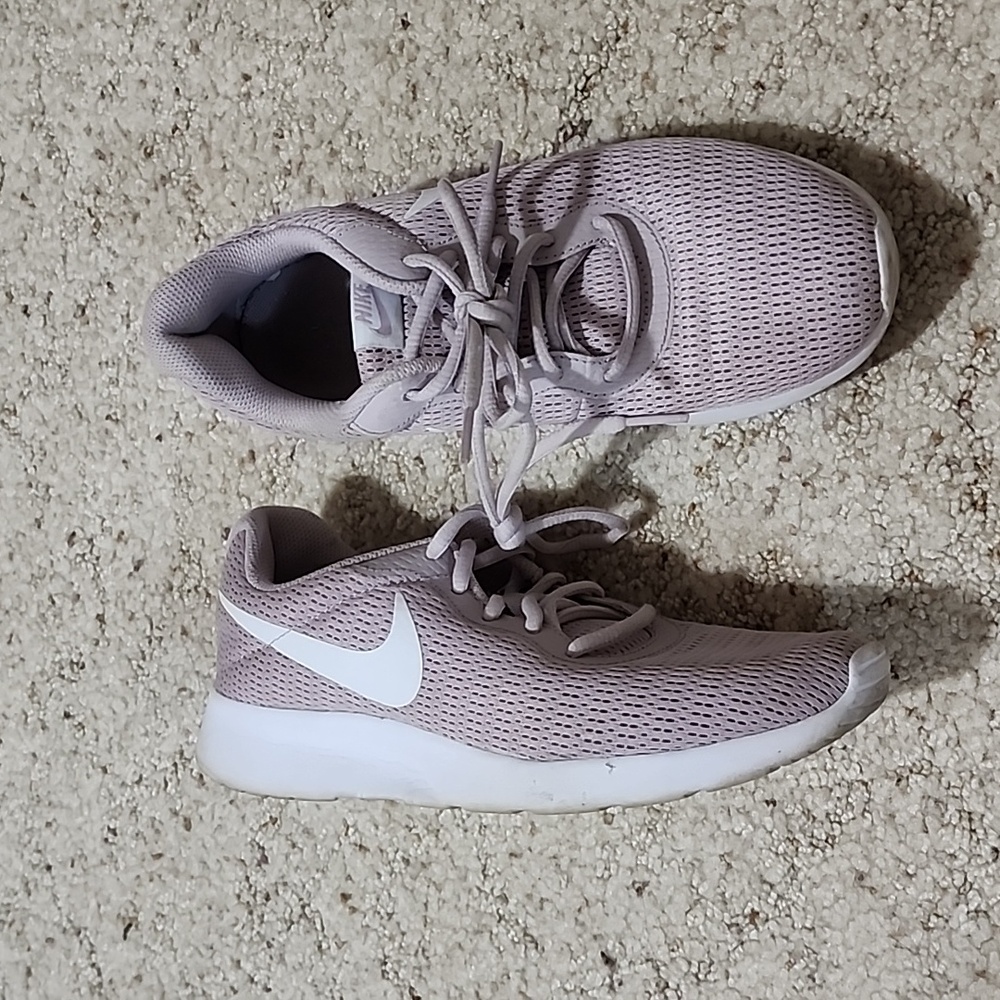 Nike Tennis Shoes